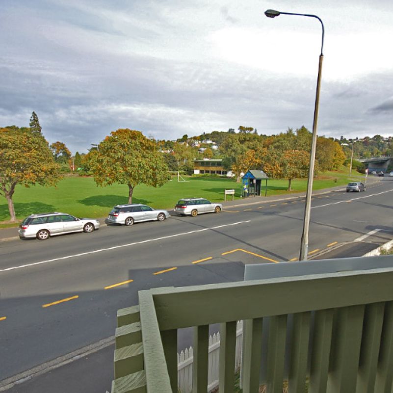 Gardens Le Grand has parks close by and is a close walk to Dunedin's CBD